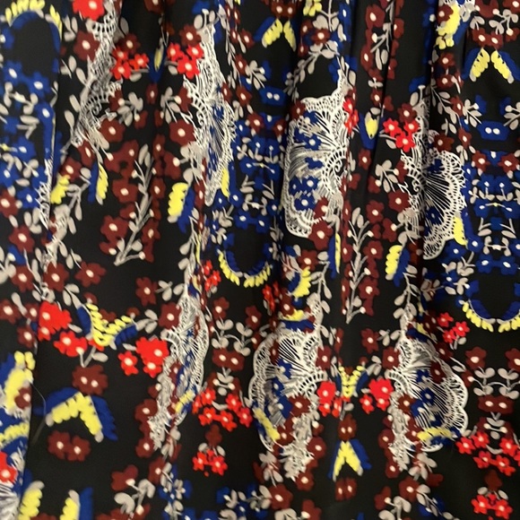 XL Creative Concepts print blouse. - Picture 3 of 5